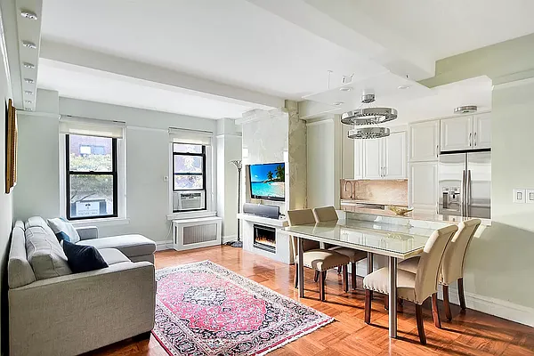 Rented by Compass | media 24