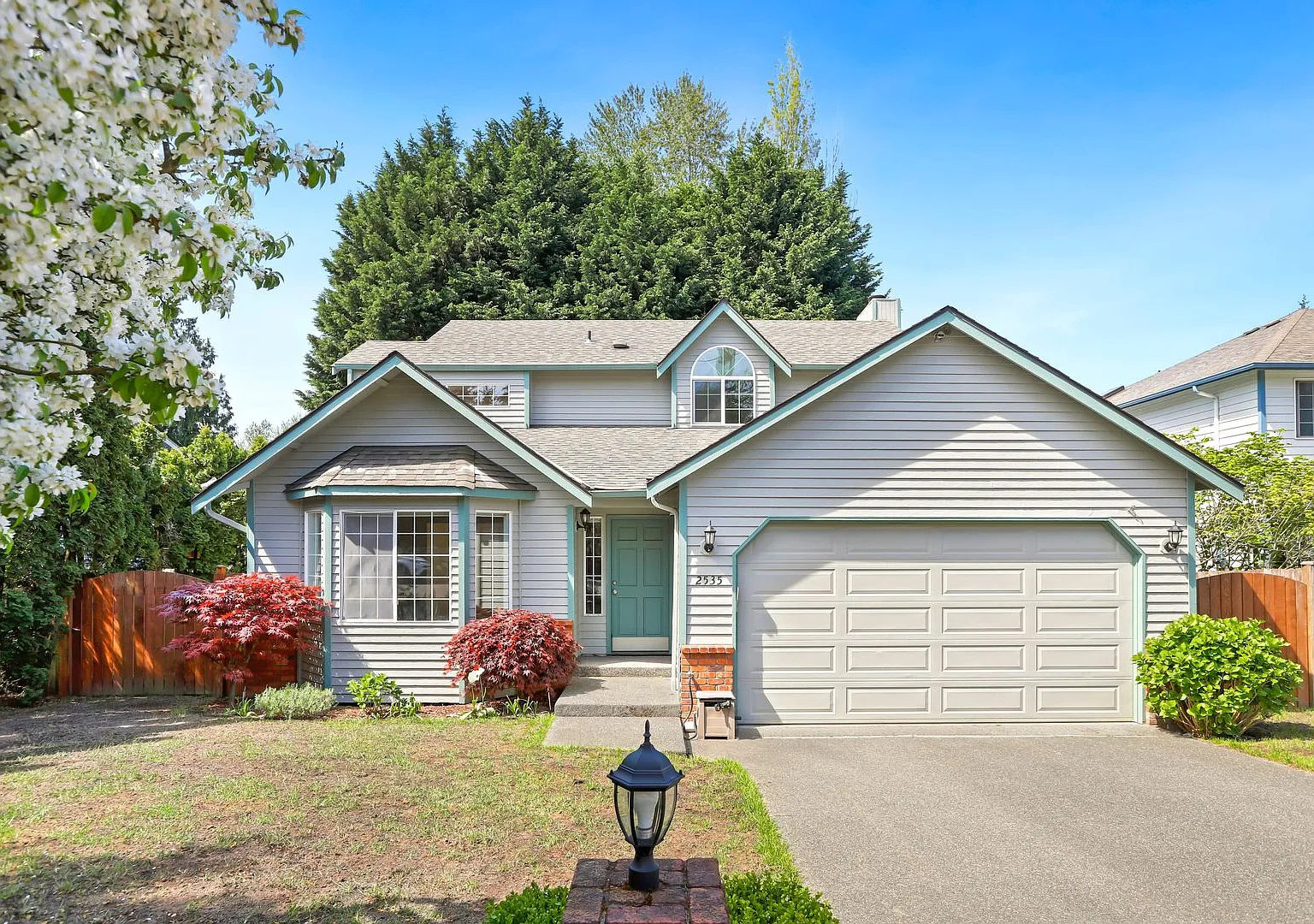 Beautiful Renovated Four Bedroom House for Rent in Renton Washington — Photo 3