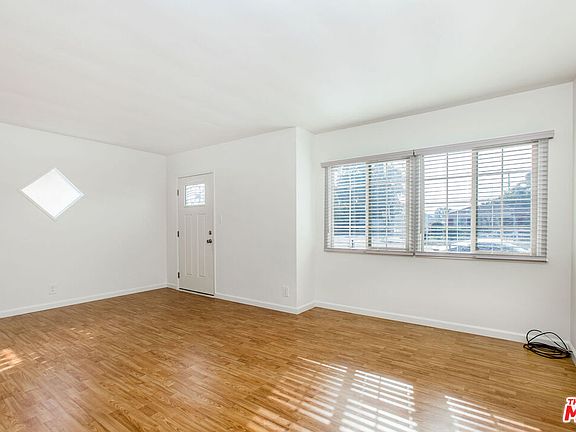 4th image of 5470 Inglewood Blvd