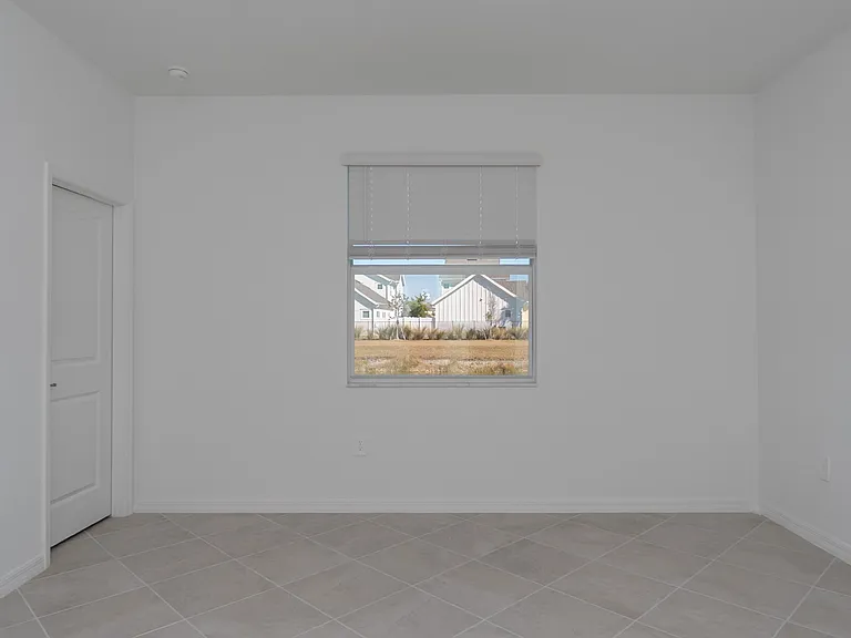 11470 Burgundy Dr — Photo 40