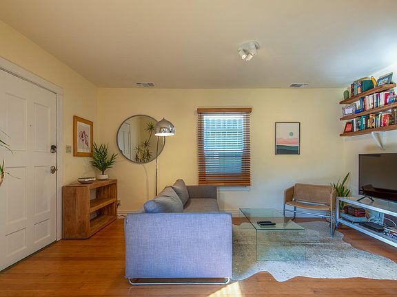 5th image of 2223 Oak Glen Pl