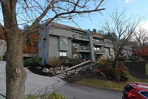 1 Pine St Photo 1
