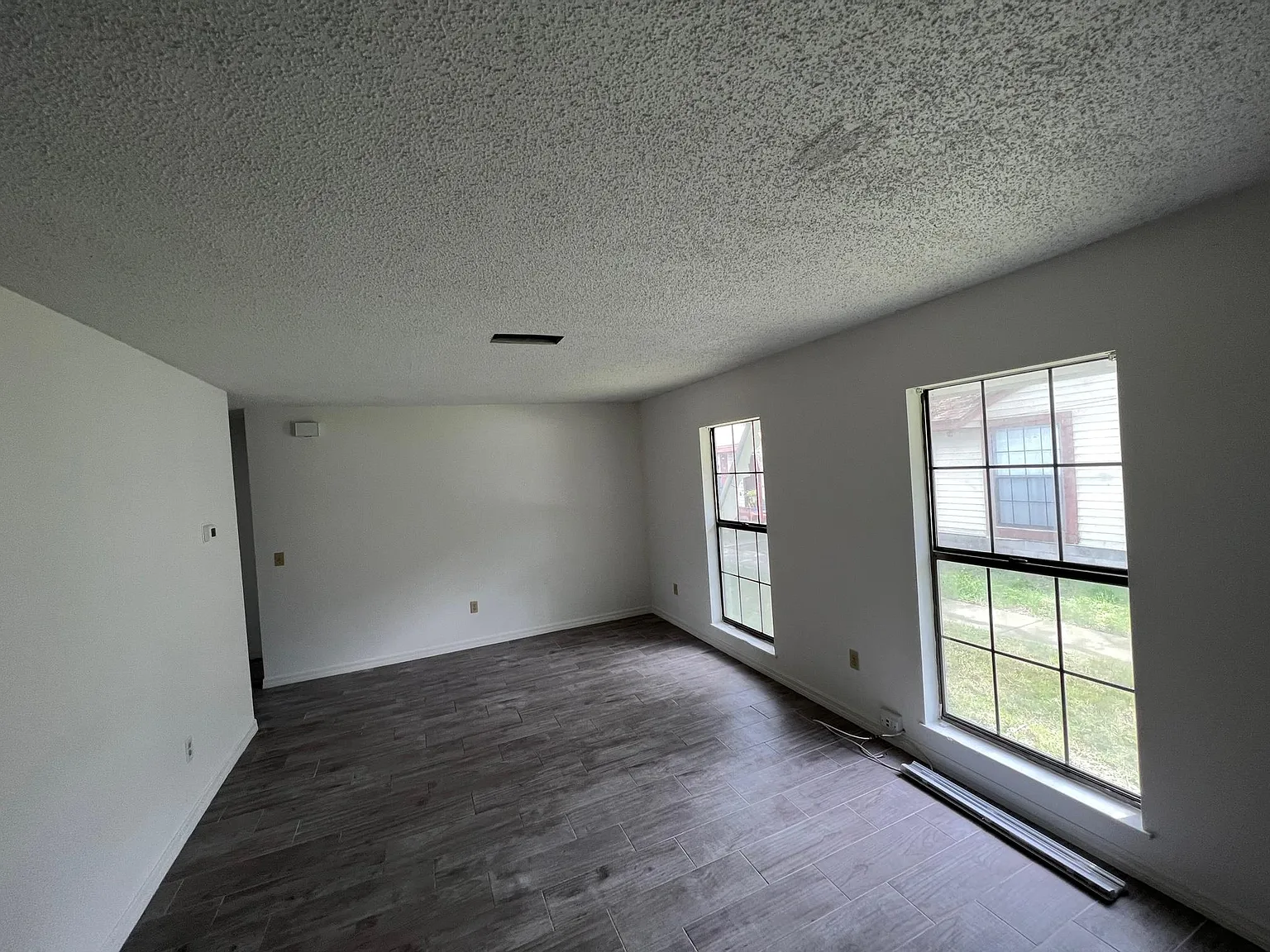 2 bed, 840 sqft, $1,650 — Photo 4