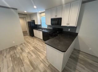 513 N Washington St, Belleville, MI 48111