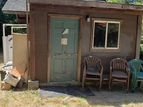 3rd image of 18925 Trillium Ln