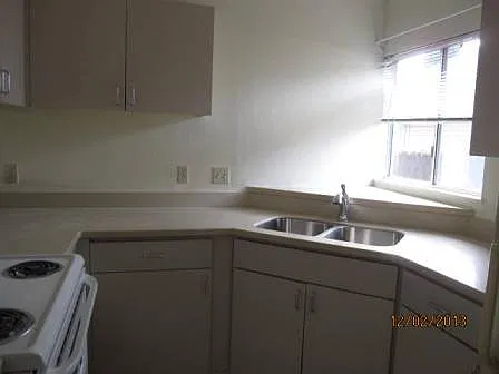 3 bed, 1102 sqft, $3,400 — Photo 4