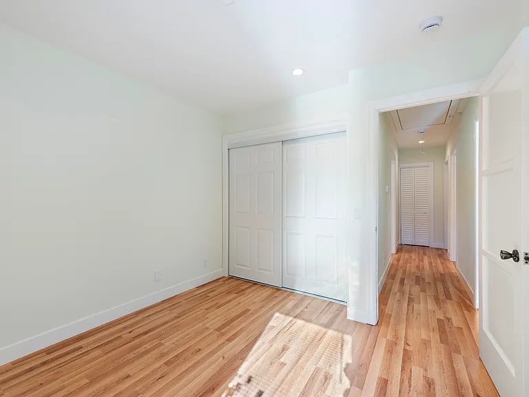 301 Frances St — Photo 20