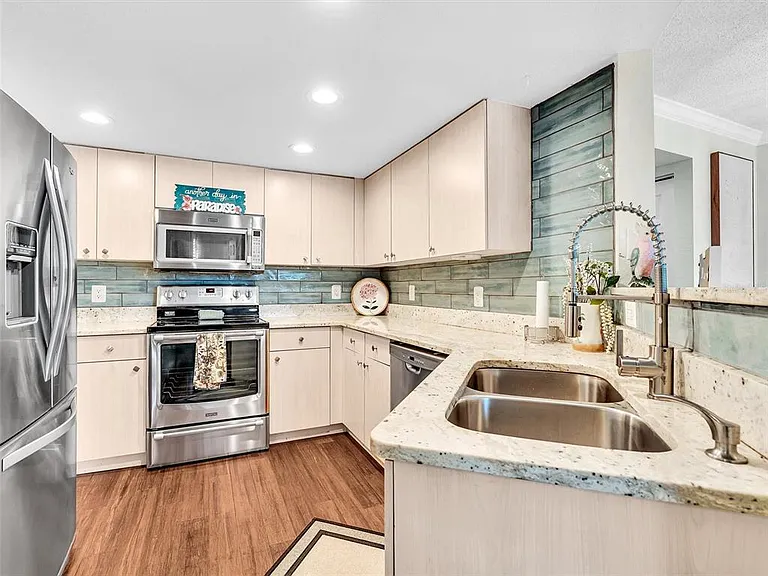 1801 N Flagler Dr #416 — Photo 15