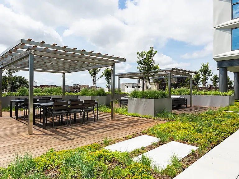 123 Linden Blvd #H12M — Photo 19