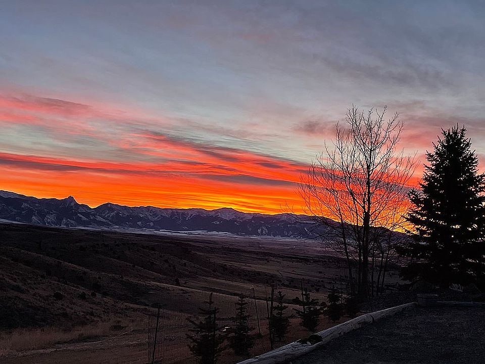 2nd image of 200 Crested Butte Rd