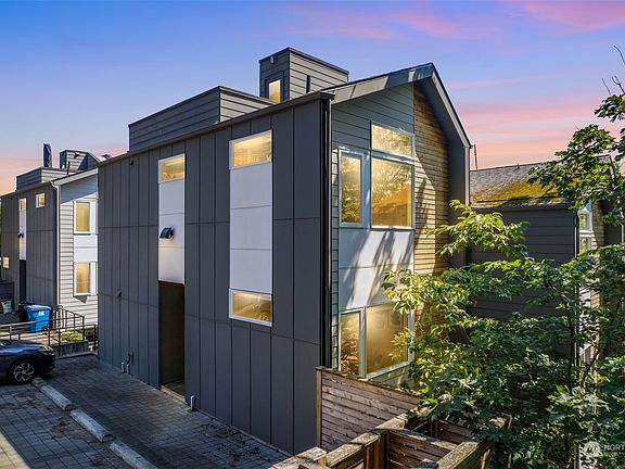 2nd image of 2601 22nd Avenue W #E