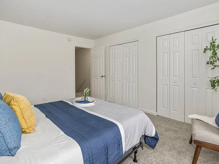 1116 W Lincoln St — Photo 5