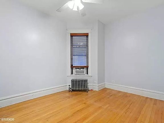4th image of 727 W Aldine Ave #1A