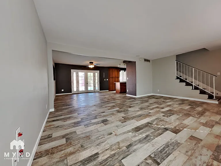 8426 E Keim Dr — Photo 3