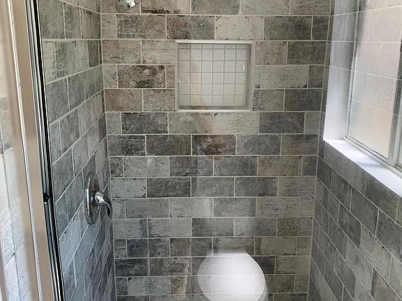 4th image of 22040 Del Valle St