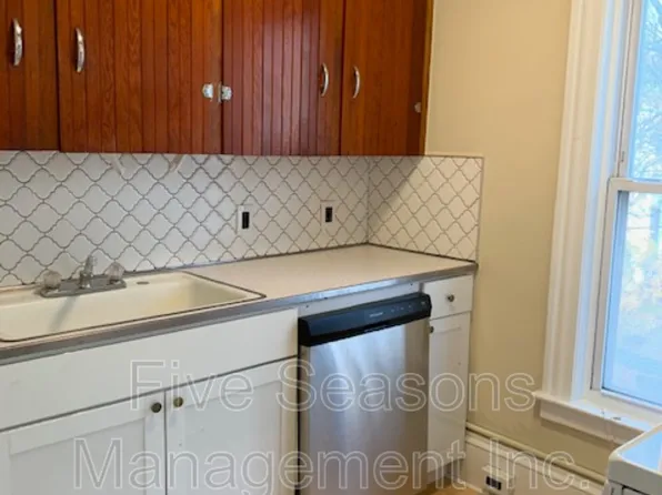21 Lafayette Pl APT 1, Burlington, VT 05401