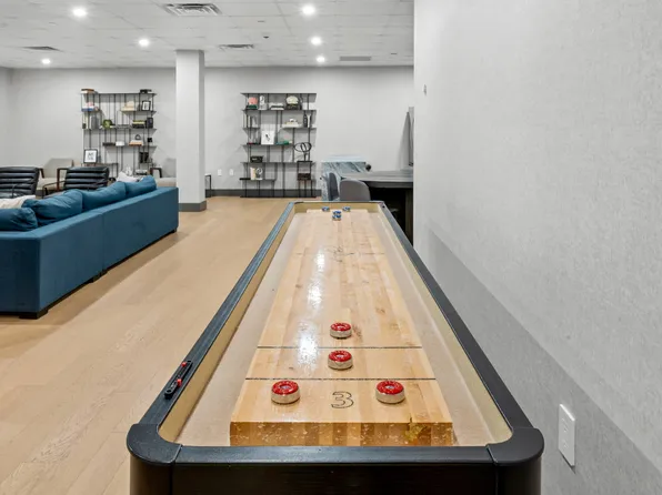 150 East 34th Street image 32 of 36