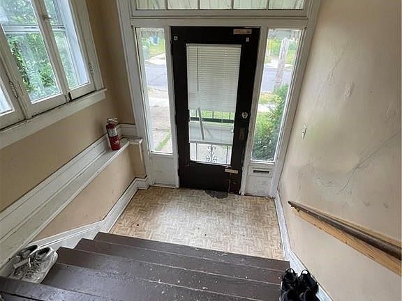 5th image of 66 Richlawn Ave
