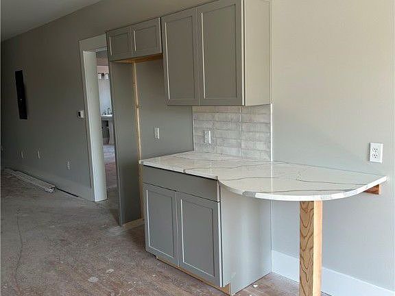 3rd image of 2902 Idlewood Ave