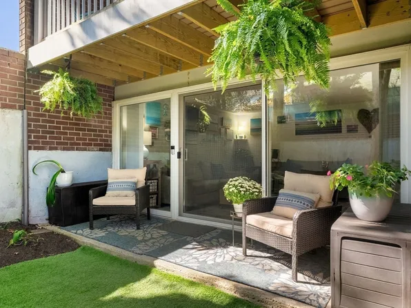 21 Jones Ter APT 2, Stoughton, MA 02072