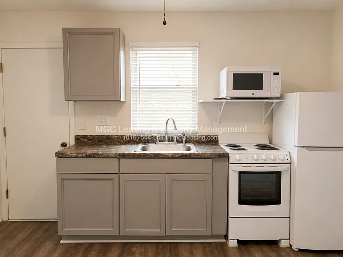 Studio, 1.0 bath, 190 sqft, $525 — Photo 3