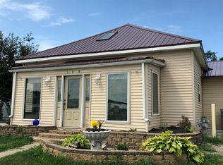 309 N D St, Albia, IA 52531