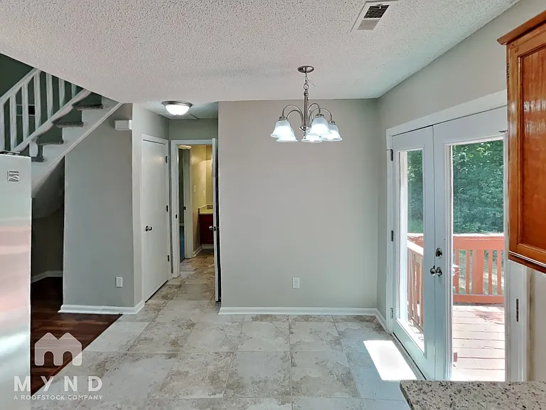 1929 Teddington Dr — Photo 10