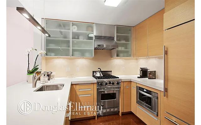 Sold by Douglas Elliman | media 14