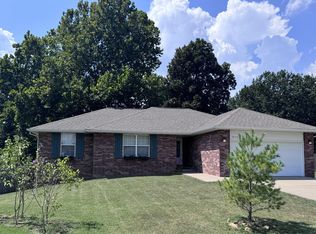 3842 W Creekside Ct, Springfield, MO 65802
