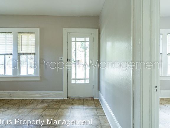 4th image of 2923 E Jefferson St