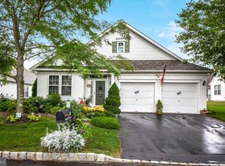 33 Tupelo Ln, Langhorne, PA 19047