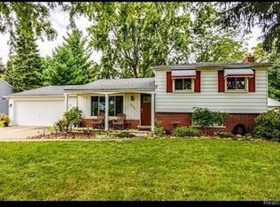 20361 Beatrice St Livonia MI 48152 Zillow