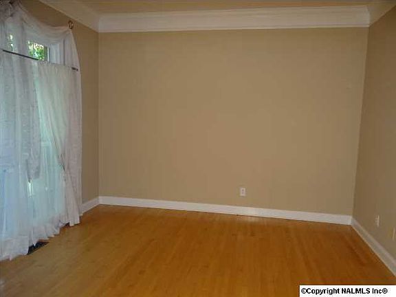 4th image of 106 Steeplechurch Ct