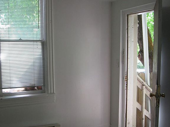 4th image of 30 S 1200 E