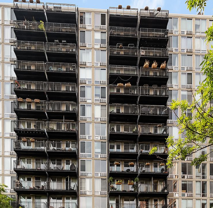 1st image of 450 W Briar Pl APT 11C