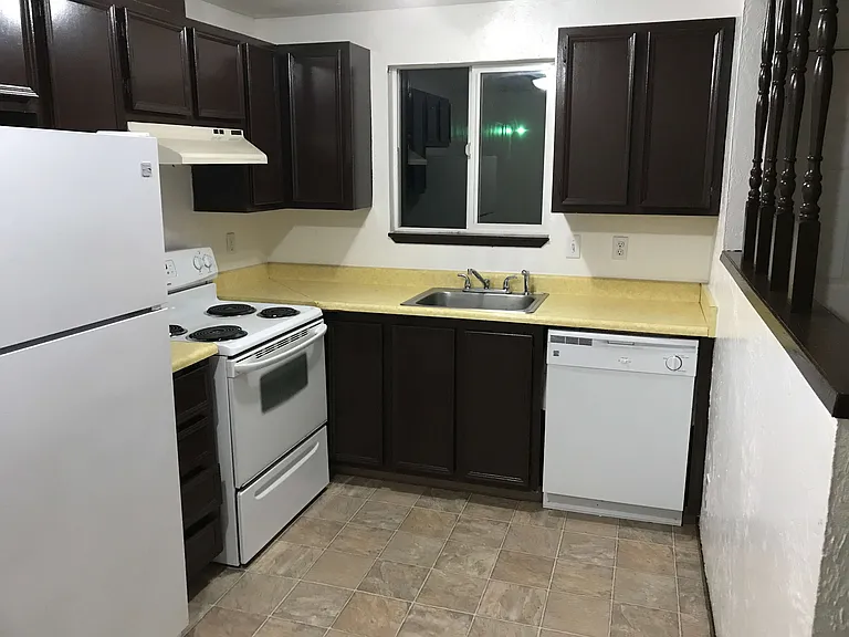 Woodland Park Apartments — Photo 5