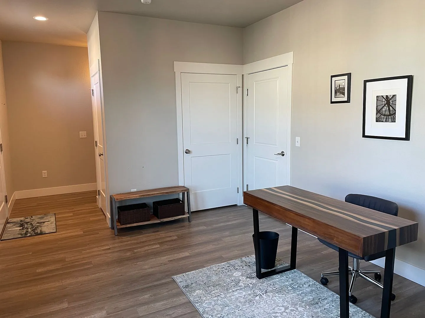 Furnished month-month condo on the west end! — Photo 4