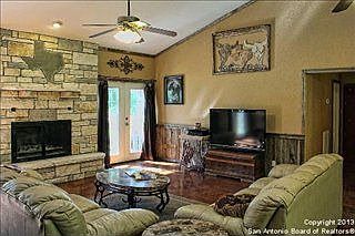 5th image of 350 Spring Mountain Dr