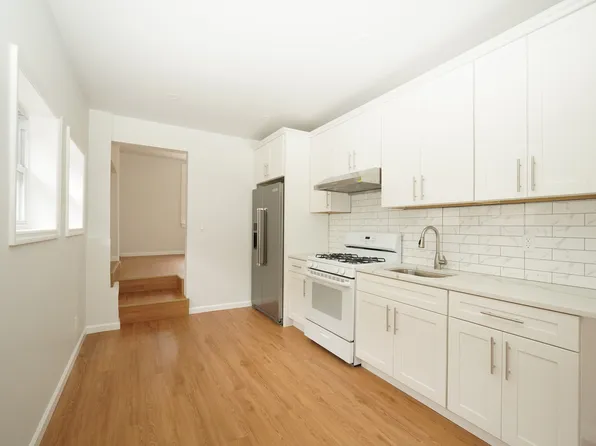 118 Winham Avenue image 10 of 13