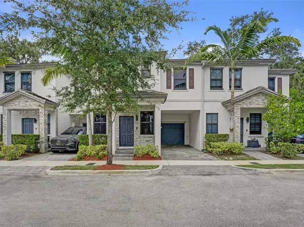 2805 SW 17th Ave, Fort Lauderdale, FL 33315