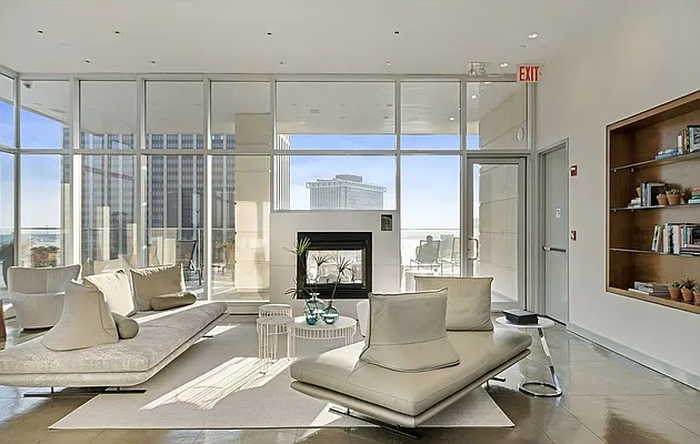 Rented by Compass | media 13