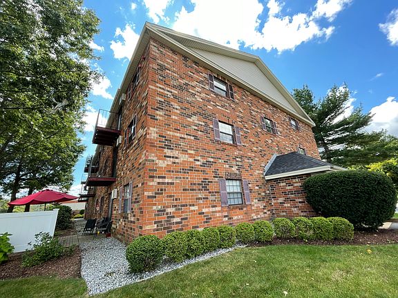 11 Railroad Ave, Derry exterior