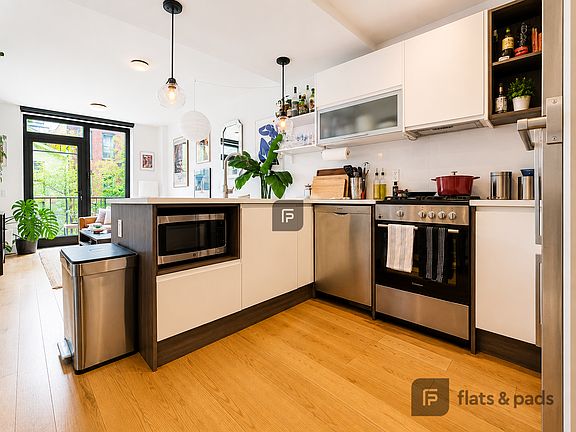 2nd image of 740 Dekalb Ave #304