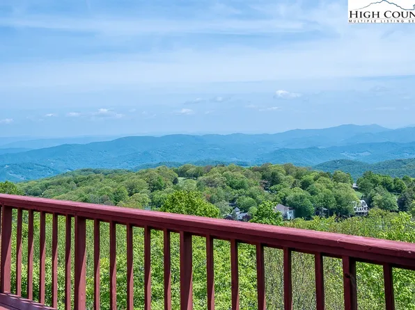 136 Village Road, Beech Mountain, NC 28604