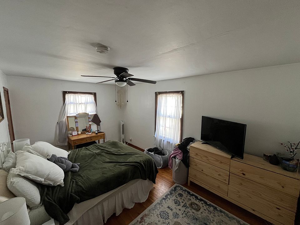 1st image of 805 W Ashland Ave