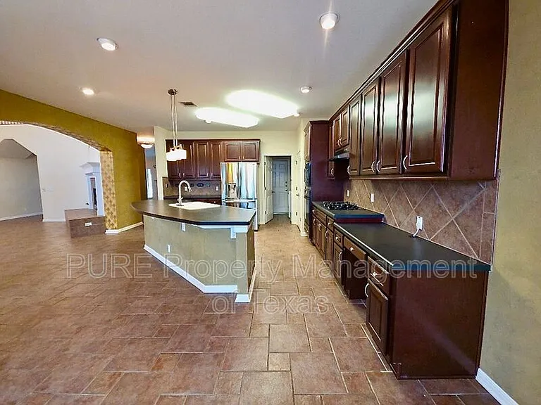 1103 Seton Hall Ln — Photo 11