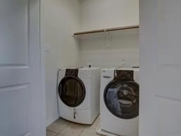 1421 Fox Run Dr — Photo 19