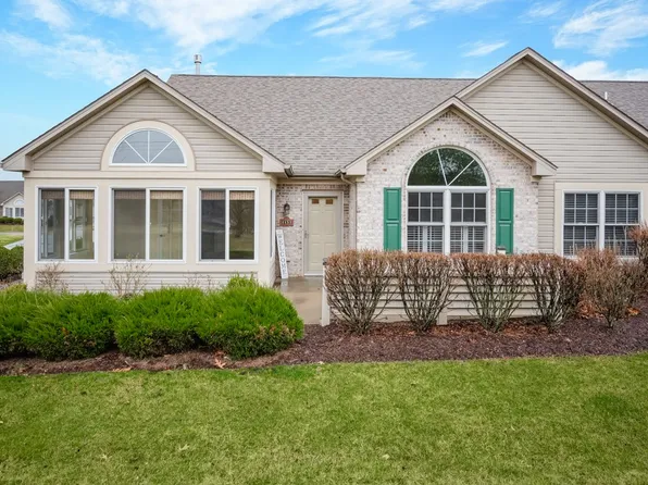 1133 Cobblestone Ln, Valencia, PA 16059
