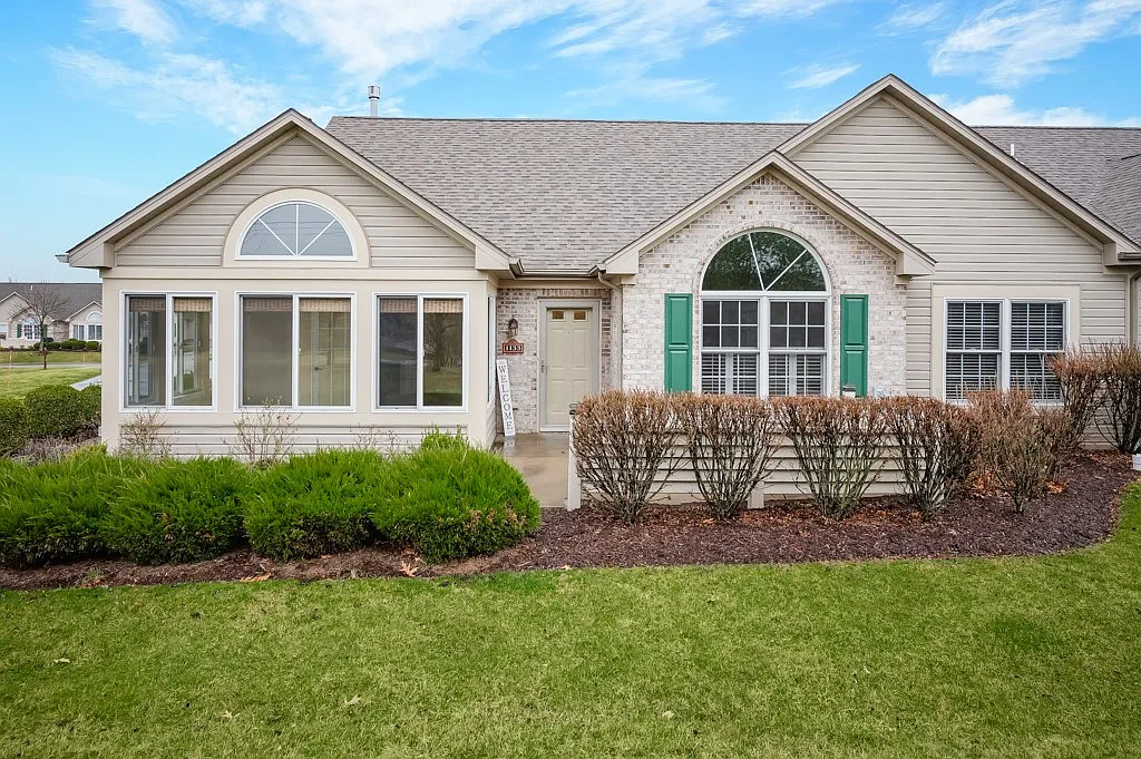 1133 Cobblestone Ln photo 1