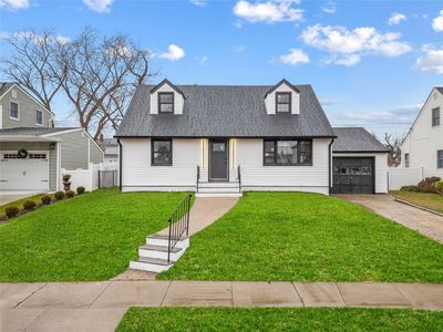 37 Hillvale Road, Albertson, NY, 11507